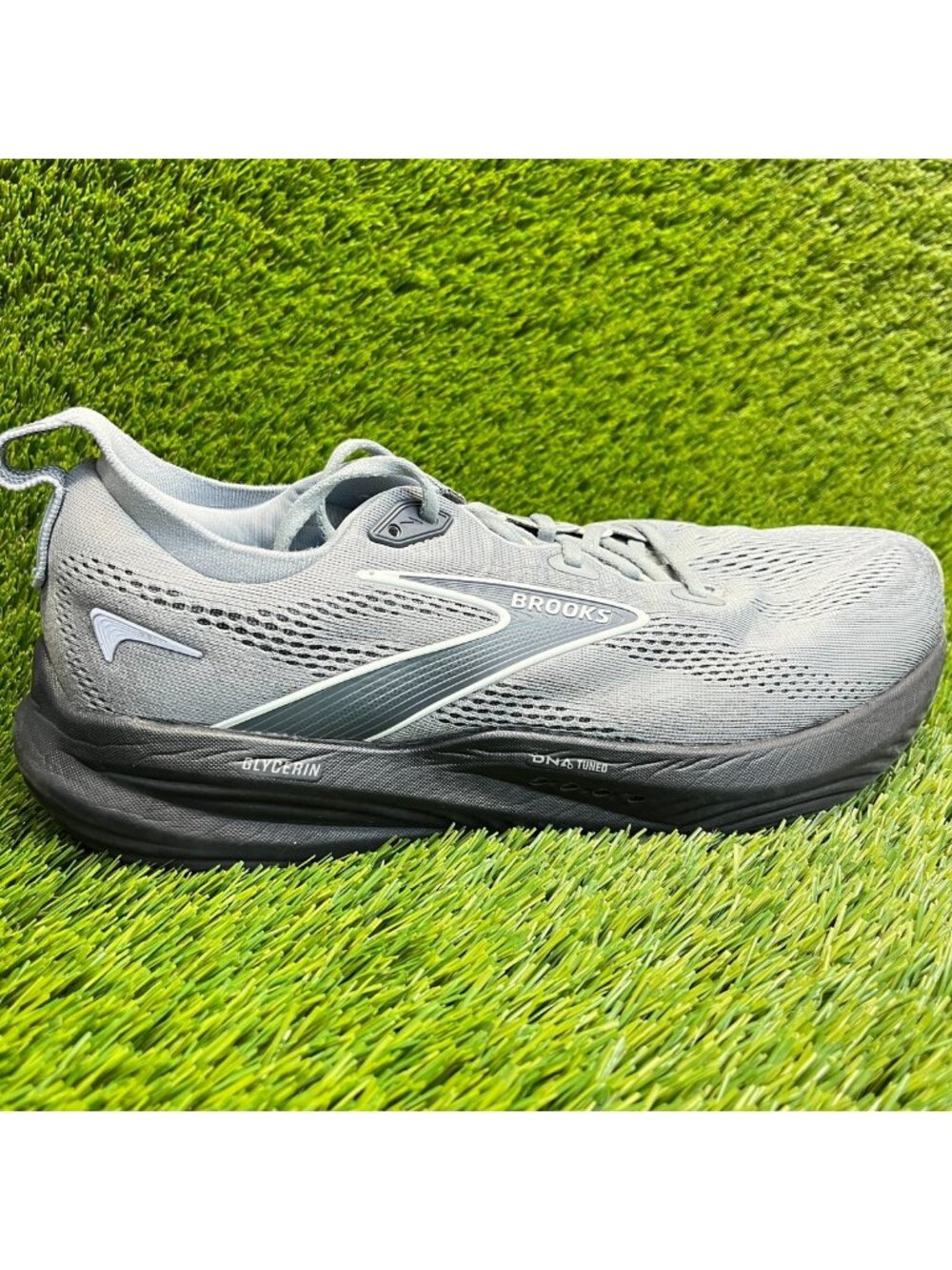 Brooks Glycerin 22 Mens Size 10.5EE Gray Black Athletic Running Shoes Sneakers